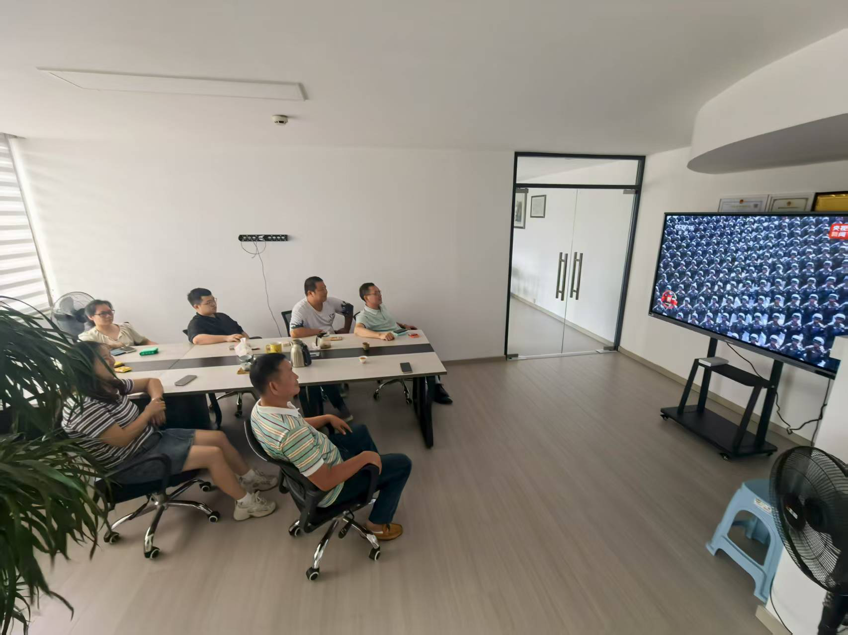 “震撼！激动”我司集体观看9.3阅兵盛典